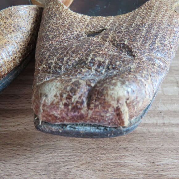 CYDWOQ VINTAGE Brown Leather Square Toe Ankle Strap Sandals Offbeat Quirky Boho - Picture 4 of 13